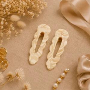 pince à cheveux nacrée vanille – collection nacrée